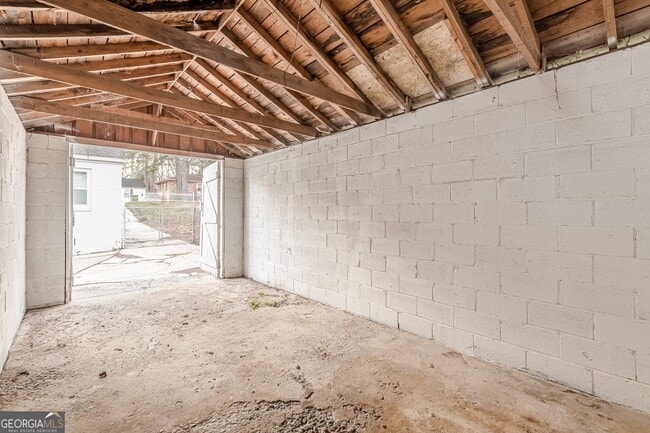 Building Photo - 1376 Westmont Rd SW