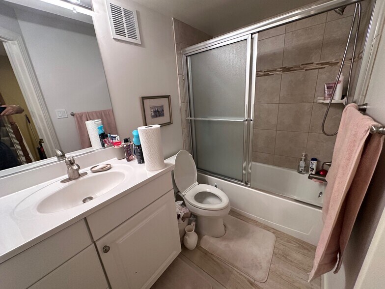 bathroom - 3846 Farrcroft Grn