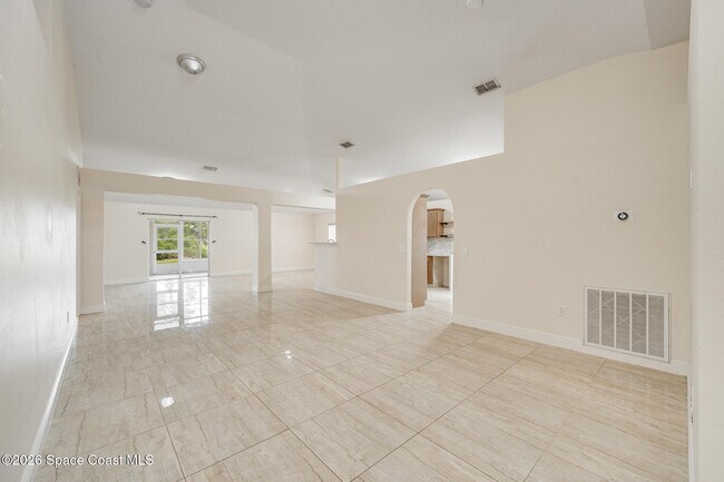 Building Photo - 537 Mason Dr