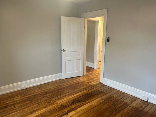Building Photo - 5533 Black St