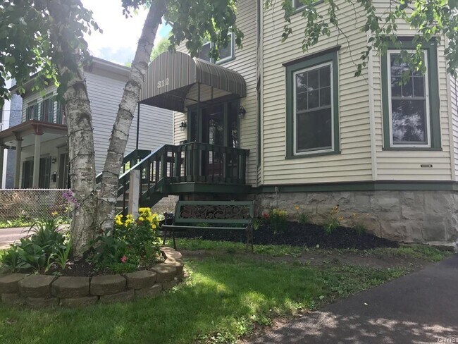 Building Photo - 312 Hawley Ave