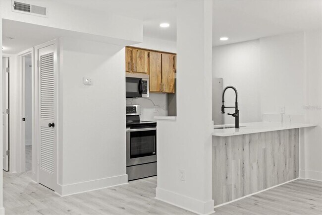 Building Photo - 525 S Lincoln Ave