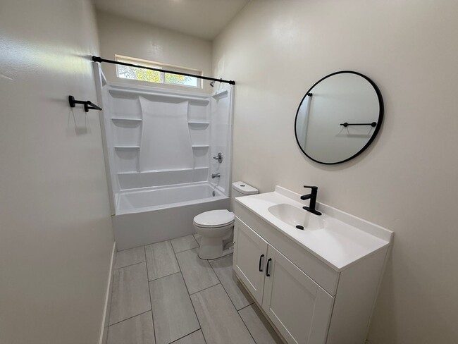 Building Photo - $150 Amazon Gift Card Move in Special - Sm...