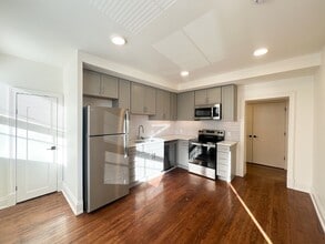 Building Photo - Newly Renovated