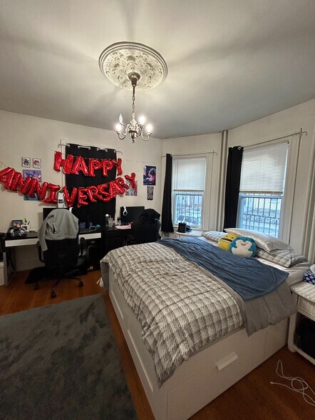 Building Photo - 17 Hillside St