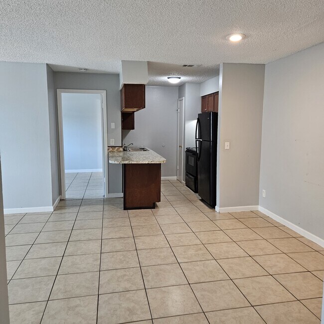Building Photo - 205 Berry Tree Pl
