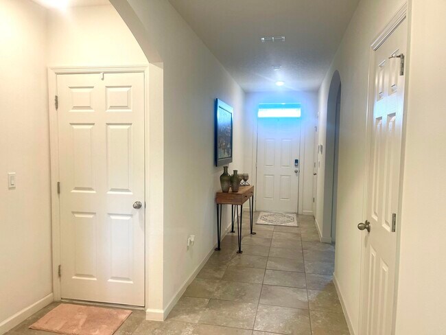 Building Photo - 10574 SW Cambria Ln