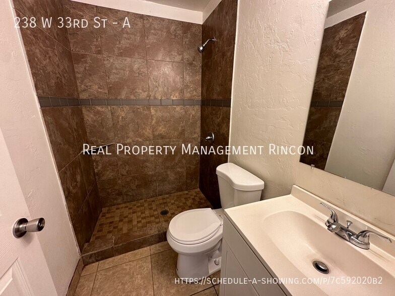 Building Photo - 238 W 33rd St