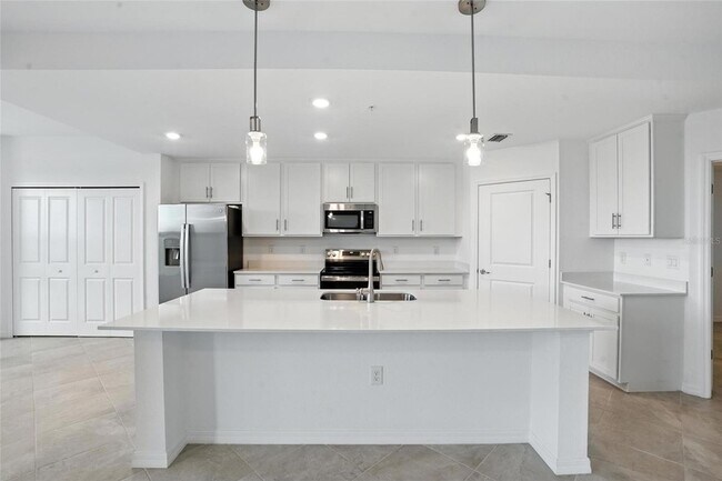 Building Photo - 14281 Heritage Landing Blvd
