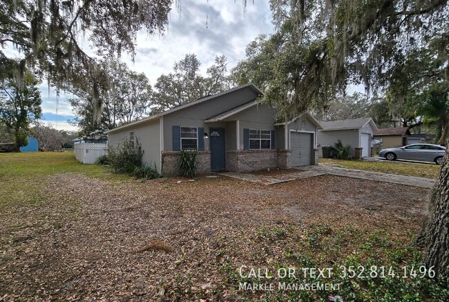 Building Photo - 2703 Lorraine Dr