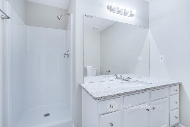 Building Photo - 140 Oak Hill Dr