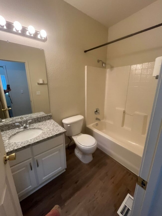 Building Photo - Beautiful 3 Bed, 2 Bath Home with 2-Car Garage in Desirable Sparks Neighborhood