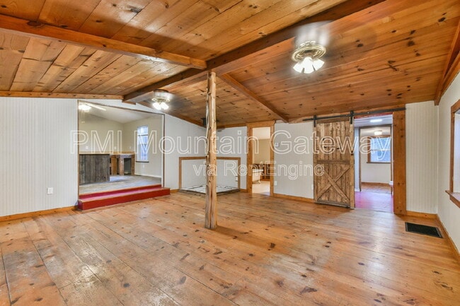 Building Photo - 455 Cantrell Rd