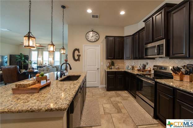 Building Photo - 5633 Briar Fld