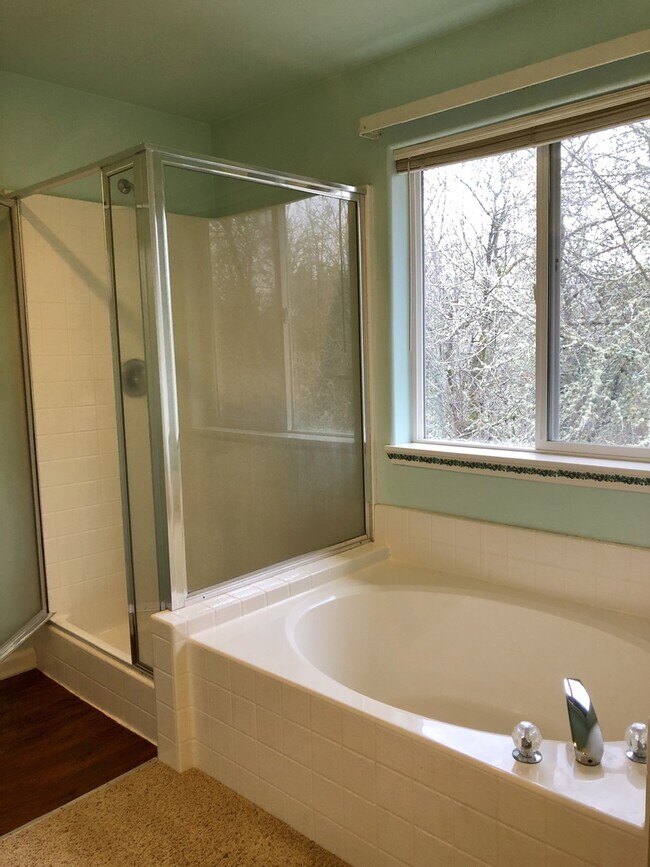 Building Photo - Beautiful 3 Bed + Bonus Room, 2.5 Bath Home!