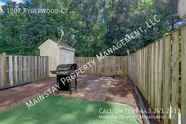 Building Photo - 1807 Ryderwood Ct