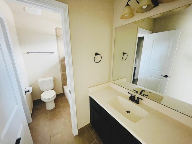 Building Photo - 24518 Ali Creek Ct