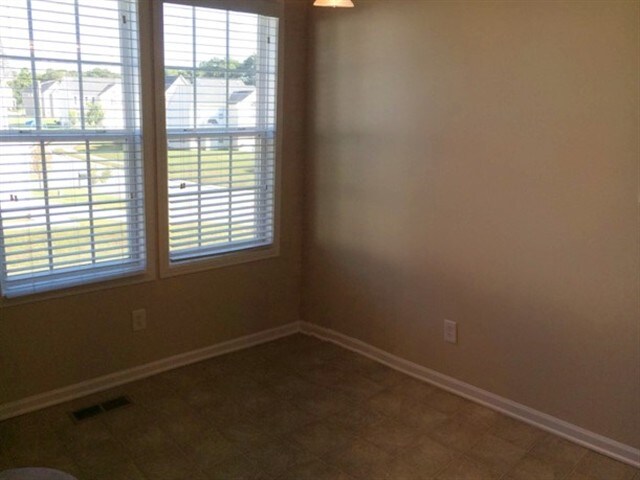 Building Photo - 3919 Carolina Cherry Dr