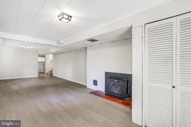 Building Photo - 9232 Forest Haven Dr