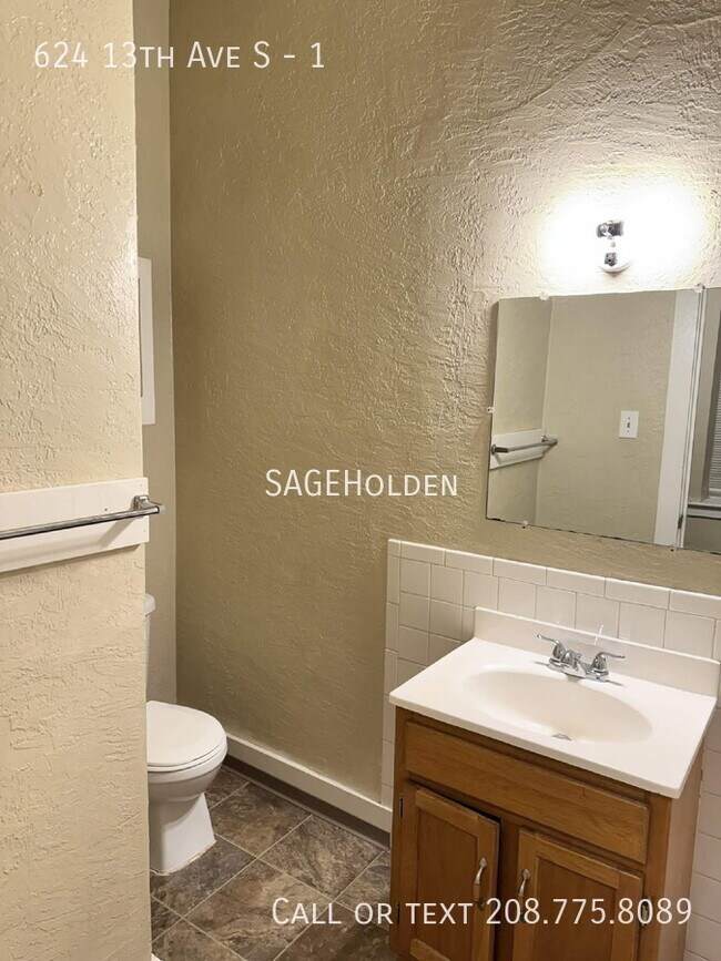 Building Photo - 624 13th Ave S