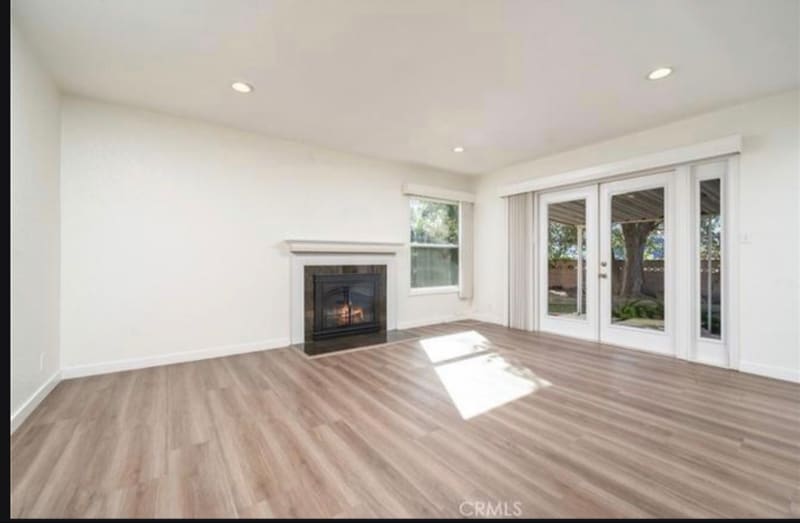 Building Photo - 523 Larkin Dr