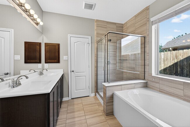 Building Photo - 29122 Parker Trace Dr