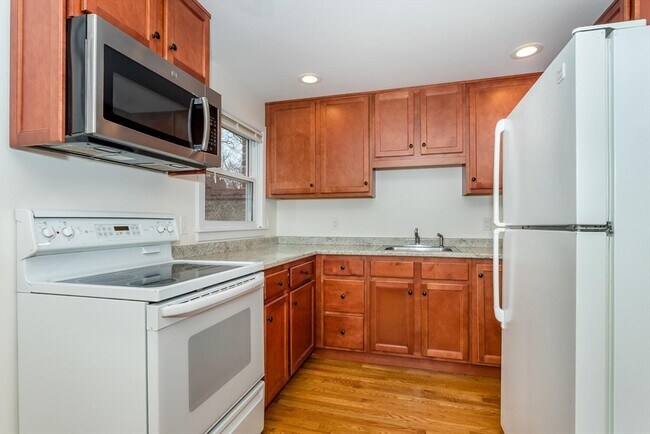 Building Photo - 157 Central St