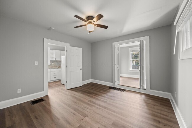 Building Photo - 2876 Indianola Ave