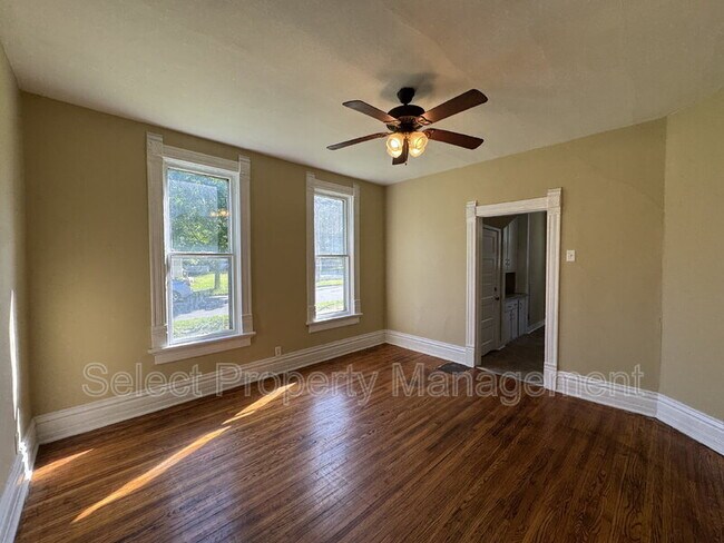 Building Photo - 3201 Dinnen Ave