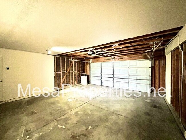 Building Photo - 10850 Villa St