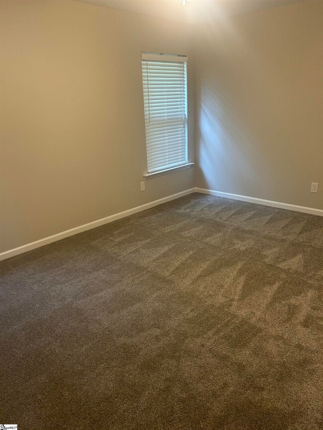 Building Photo - 30 Halehaven Dr