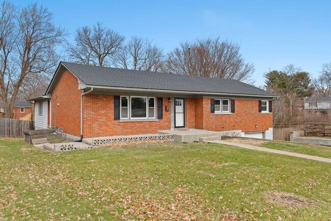 Building Photo - 562 Lone Oak Dr