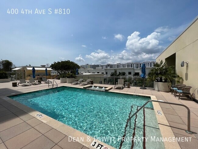 Building Photo - 400 4th Ave S