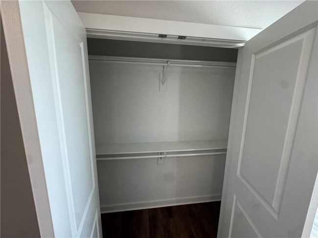 Building Photo - 4401 W Havana Ave