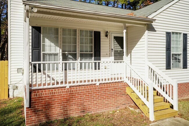 Building Photo - Beautiful One-Level 3-Bedroom Home in Raleigh