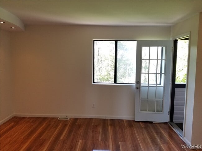 Building Photo - 807 Red Fern Ct