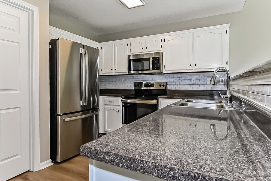 Building Photo - 1670 Timber Creek Dr