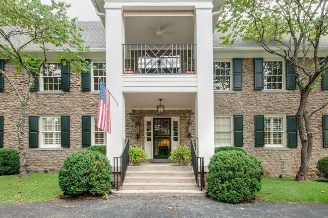Primary Photo - English Cottage in the heart of Belle Meade
