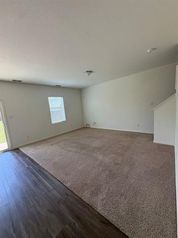 Building Photo - 713 Peach Tree Ln