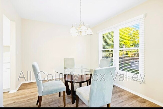 Building Photo - 142 Warwick Dr