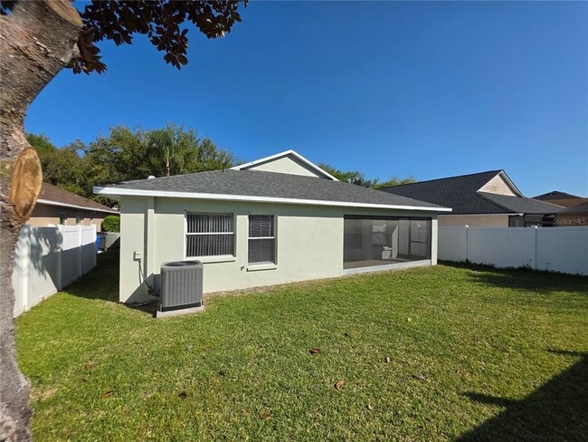 Building Photo - 730 Straw Lake Dr