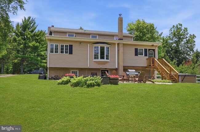 Building Photo - 1682 Creek Rd