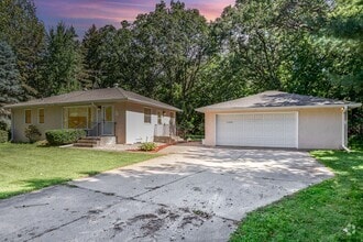 Building Photo - 4 Bed | 2 bath House in Andover School Dis...