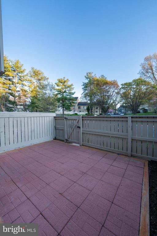 Building Photo - 9377 Chadburn Pl