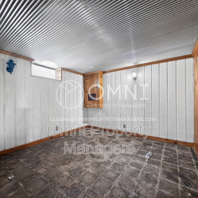 Building Photo - 11529 Roxbury St
