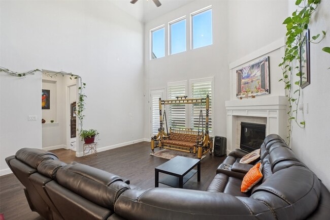 Building Photo - 6209 Verbena Ln