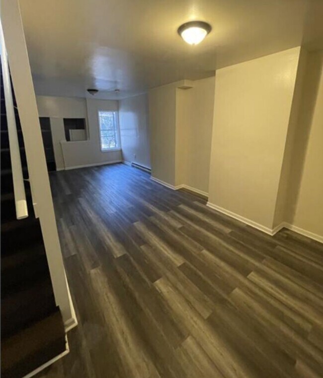 Building Photo - 2 Bedroom House for Rent