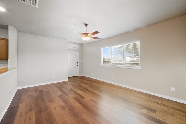 Building Photo - 9709 Grosbeak Ln