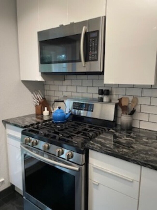 Building Photo - Great Home in Country Club Estates off Brentwood - Heart of South Baton Rouge