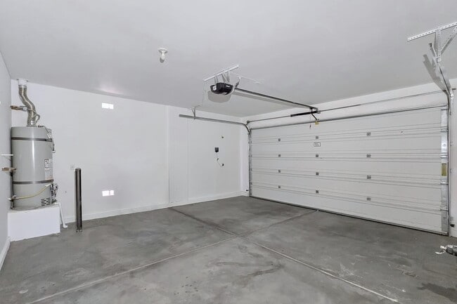 Building Photo - 5389 Hollymead Dr